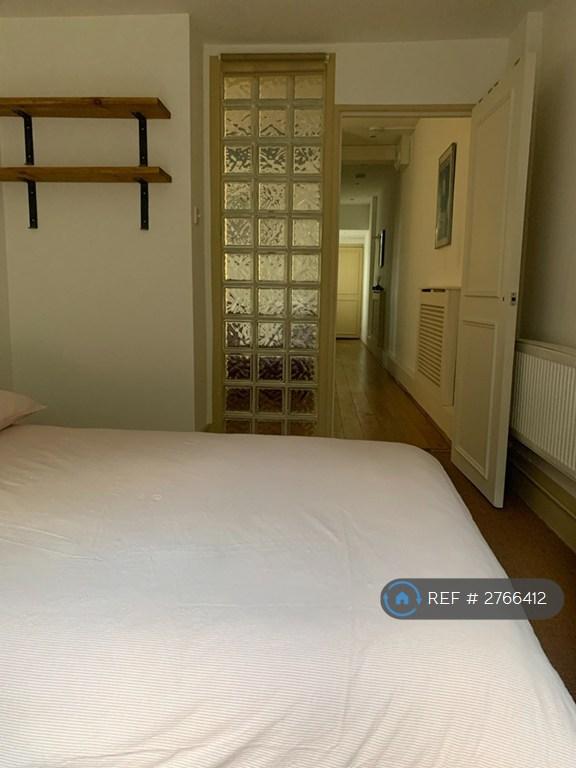 Back Bedroom Photo 2