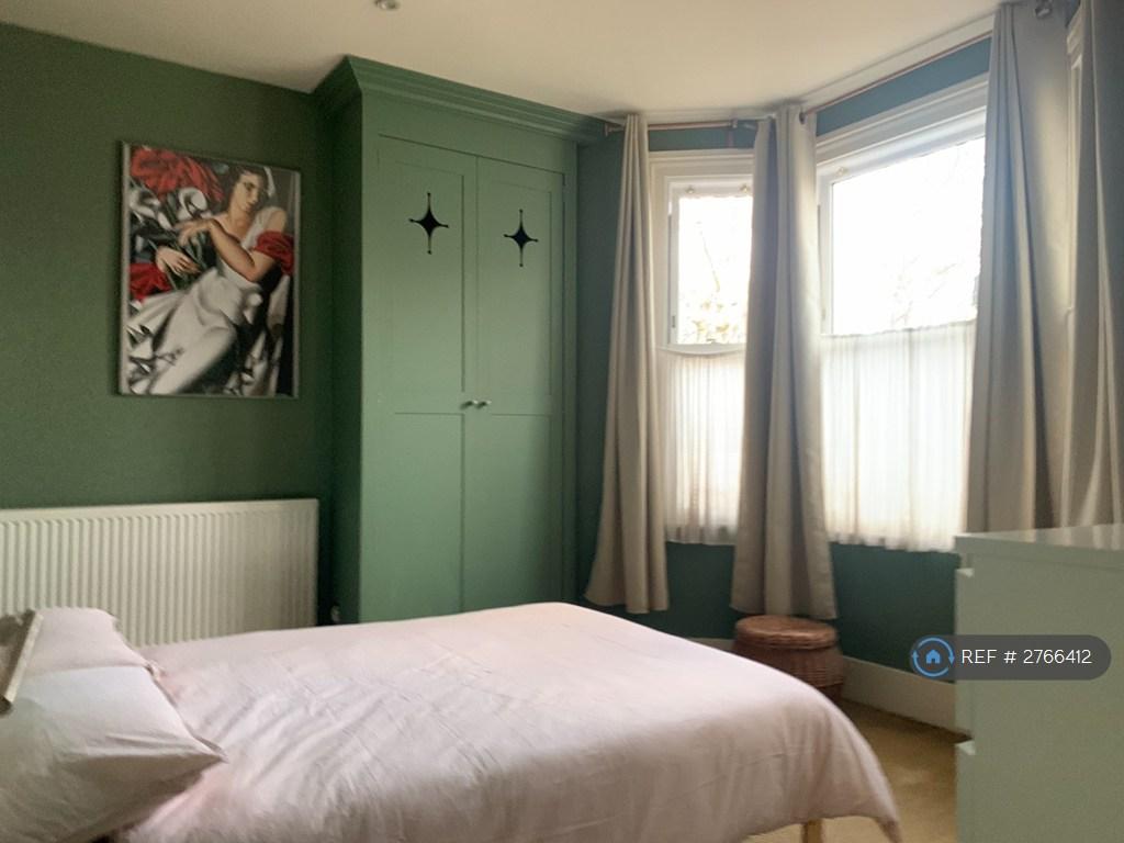Front Bedroom Photo 3