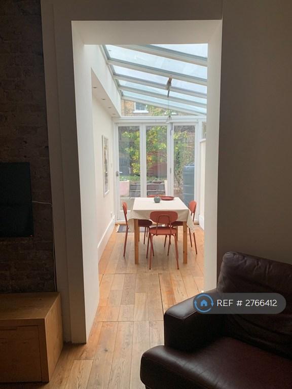 Dining Room Photo 1