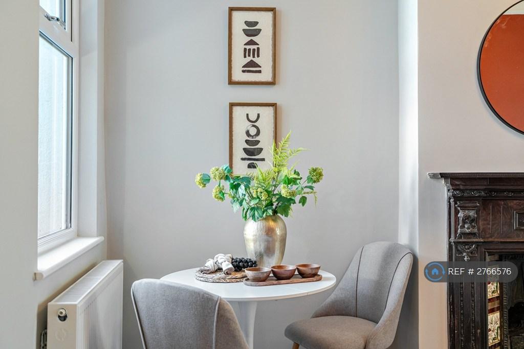 Living Room/Diner