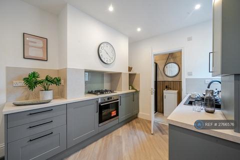 1 bedroom flat to rent, Hookstone Road, Harrogate, HG2