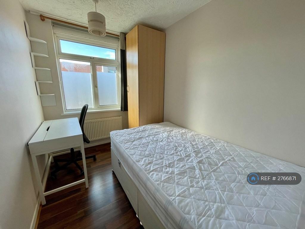 Bedroom 4 - Smaller Double