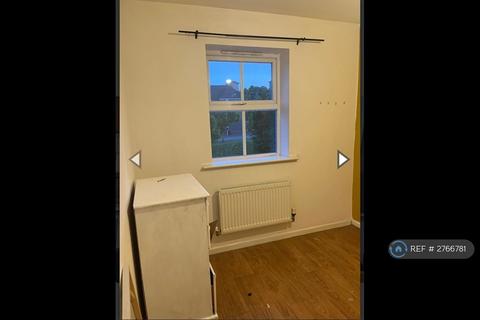 4 bedroom terraced house to rent, Larch Gardens, Wolverhampton, WV14
