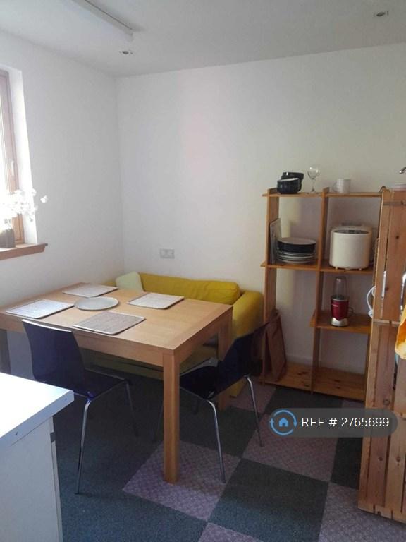 Kitchen/Dining Area