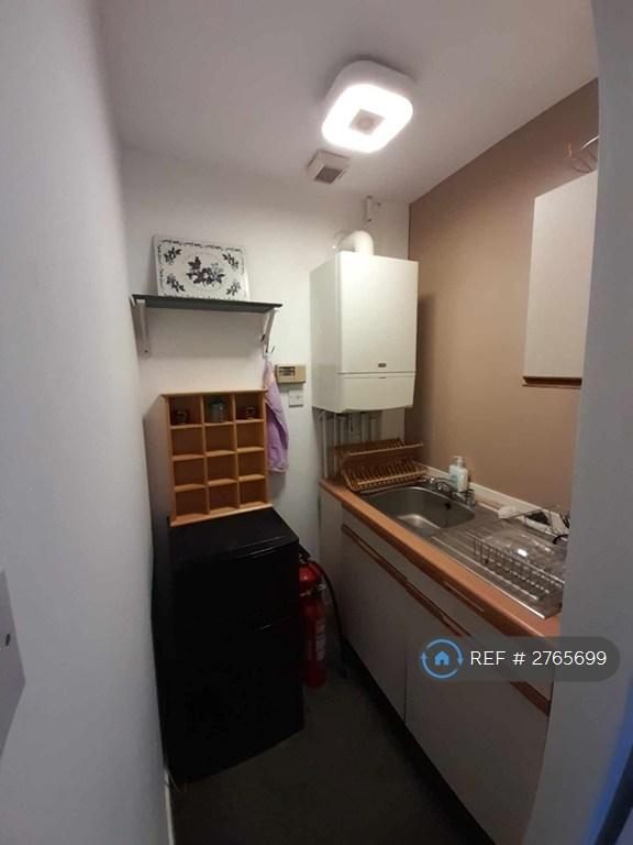 Hall/ Kitchen Area