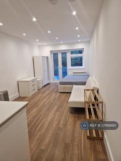 Studio to rent, Brentmead Place, London, NW11