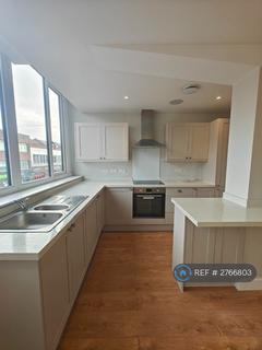 2 bedroom flat to rent, St. Marks House, Portsmouth, PO2