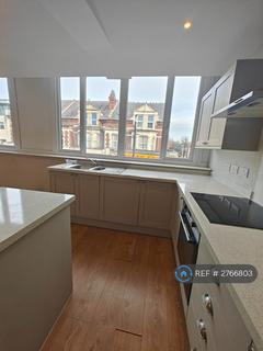 2 bedroom flat to rent, St. Marks House, Portsmouth, PO2