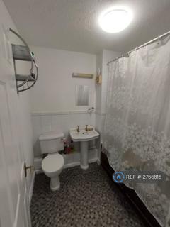 2 bedroom flat to rent, Knowles Court, Harrow, HA1
