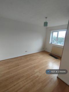 2 bedroom flat to rent, Knowles Court, Harrow, HA1