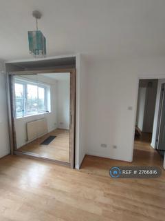 2 bedroom flat to rent, Knowles Court, Harrow, HA1