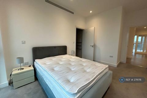 3 bedroom flat to rent, Juniper Drive, London, SW18