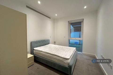 3 bedroom flat to rent, Juniper Drive, London, SW18