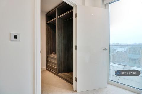3 bedroom flat to rent, Juniper Drive, London, SW18