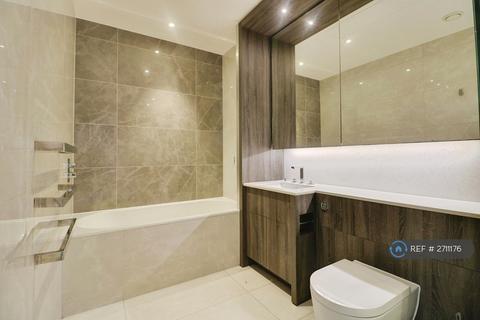 3 bedroom flat to rent, Juniper Drive, London, SW18