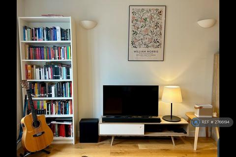 3 bedroom flat to rent, Brixton Road, London, SW9