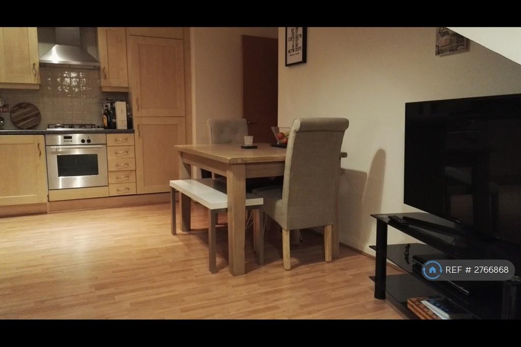Living Room/Kitchen