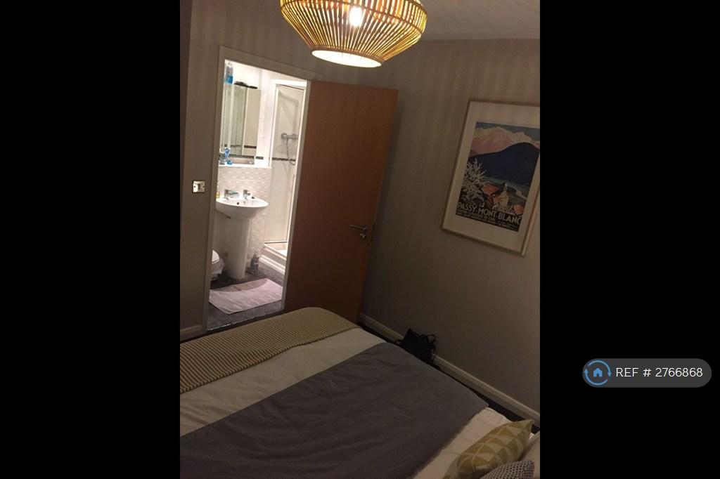 Master Bedroom En-Suite