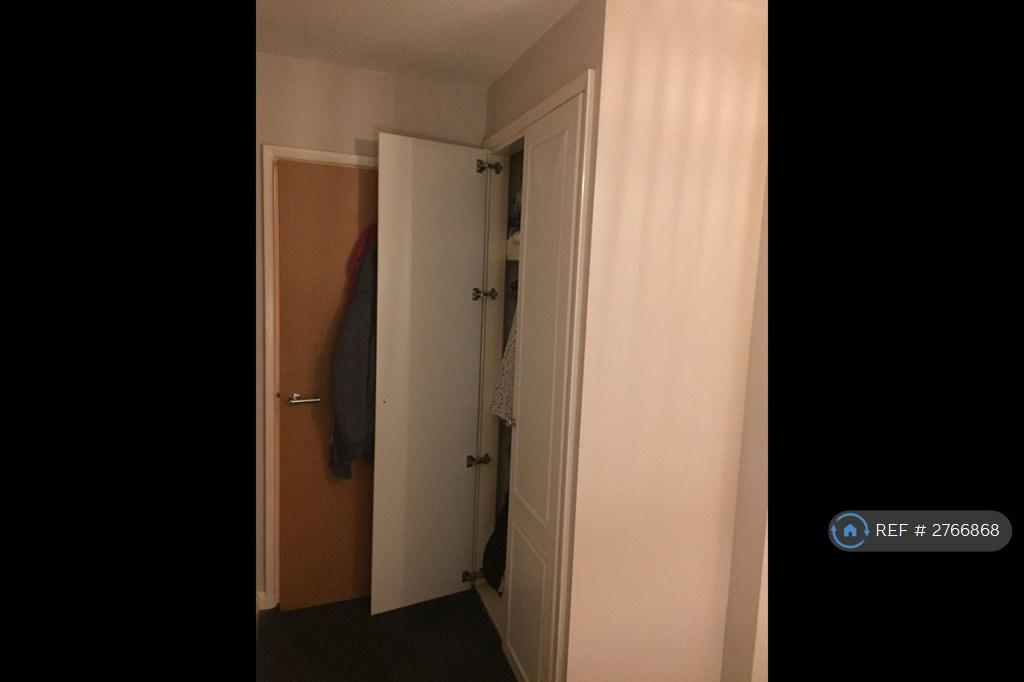 Master Bedroom In-Built Wardrobe