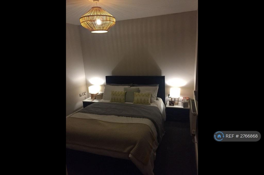 Master Bedroom - King Size Bed