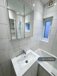 2 bedroom flat to rent, Buckland Road, London, E10
