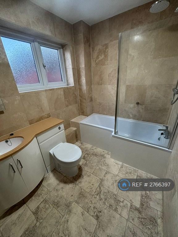 Bathroom 2 Right