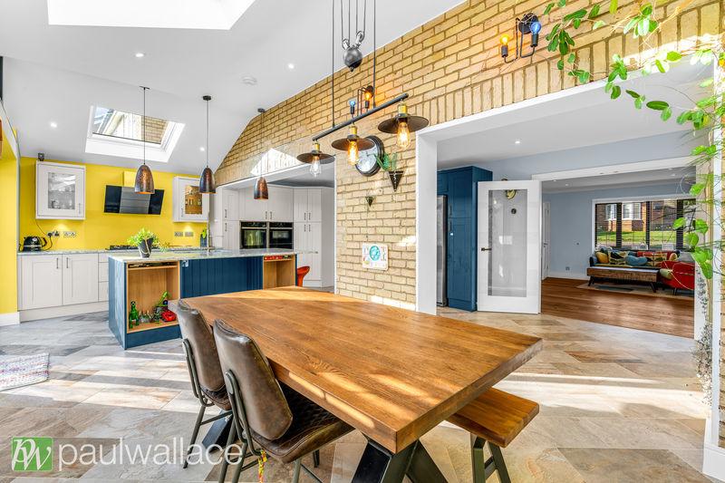 Kitchen / Dining...