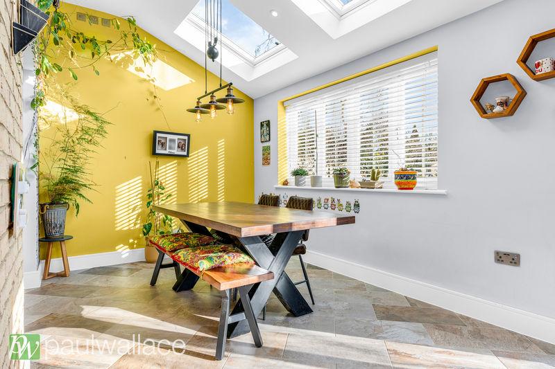 Kitchen / Dining...