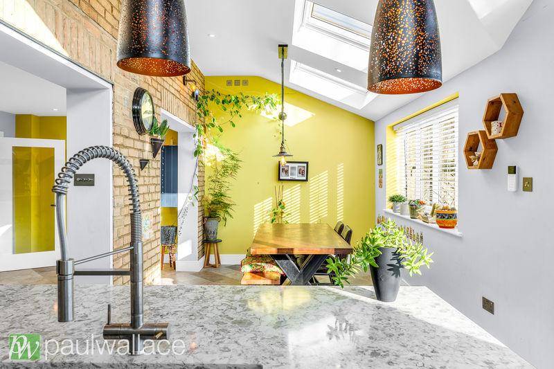 Kitchen / Dining...
