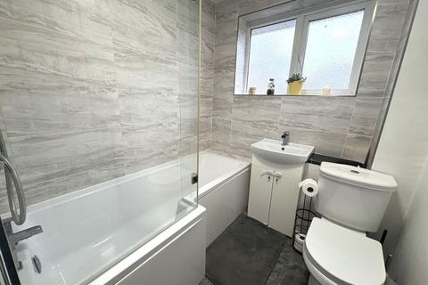 2 bedroom semi-detached house for sale, Bembridge Close, Coppice Farm, Willenhall