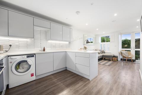 3 bedroom apartment for sale, Cadogan Terrace, Victoria Park E9