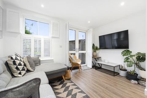 3 bedroom apartment for sale, Cadogan Terrace, Victoria Park E9