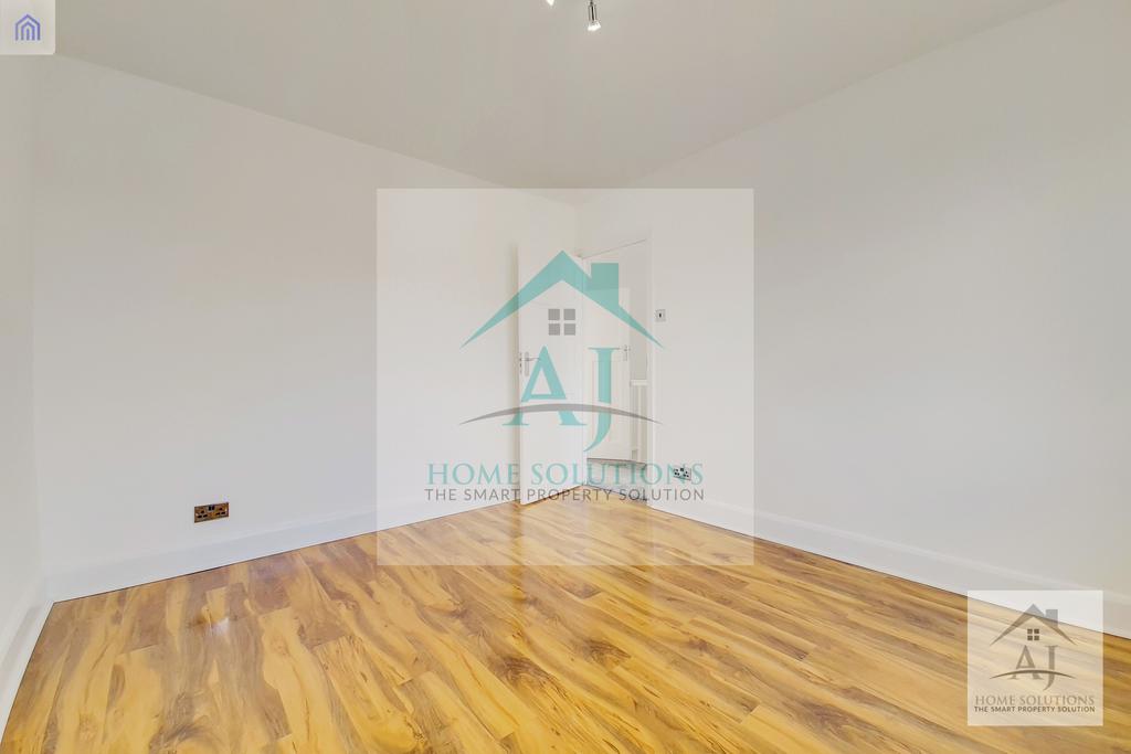 10 Bedroom 2-1