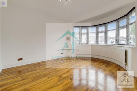 undefined, Warden Avenue, Harrow, Greater London