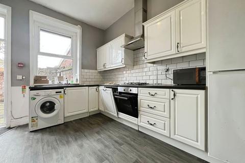 5 bedroom terraced house for sale, Walmersley Road, Bury