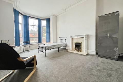 5 bedroom terraced house for sale, Walmersley Road, Bury