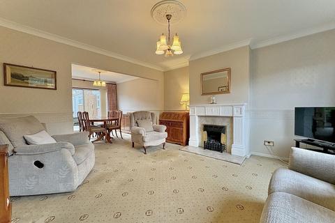3 bedroom detached house for sale, Cotwall End Road, LOWER GORNAL, DY3 3EJ