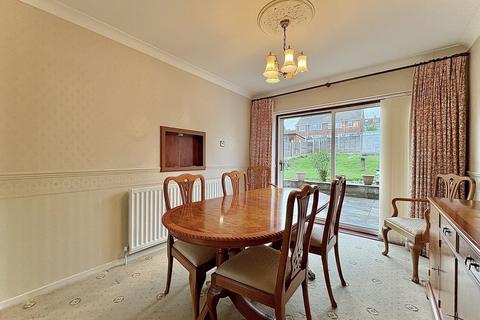 3 bedroom detached house for sale, Cotwall End Road, LOWER GORNAL, DY3 3EJ