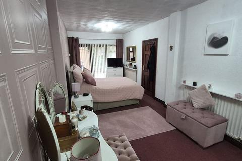 3 bedroom detached bungalow for sale, Kingstanding Road, Kingstanding, Birmingham, B44 8BA
