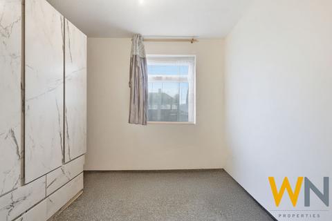 2 bedroom apartment for sale, Doddinghurst Road, Brentwood CM15