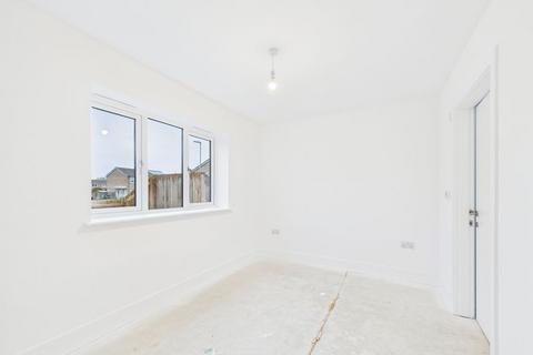 2 bedroom bungalow to rent, Cherrytree Walk, Yaxley