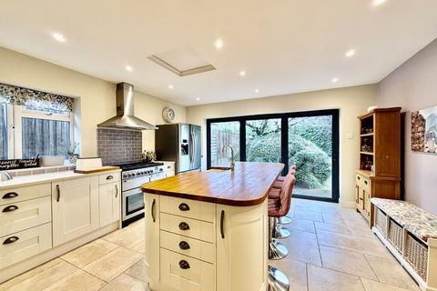 3 bedroom detached house for sale, Chalklands, Bourne End SL8