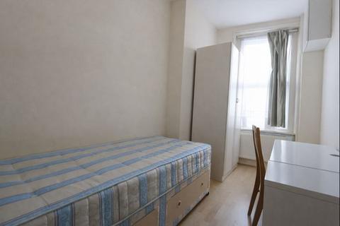 2 bedroom flat to rent, Wightman Road, Hornsey / Turnpike Lane N8