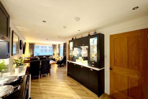 4 bedroom terraced house for sale, Manor Road, Gartcosh