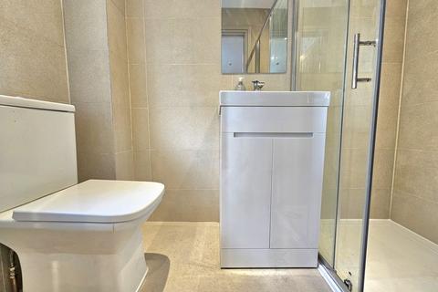 1 bedroom property to rent, Old Farm Road, West Drayton