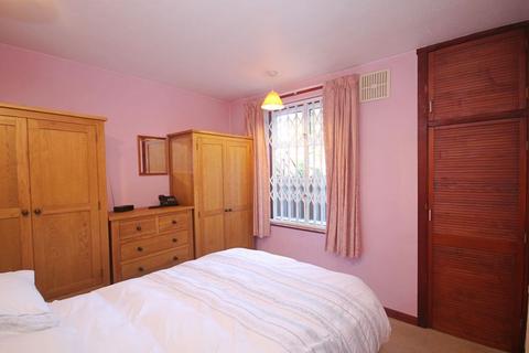 undefined, Greenford Road, Greenford