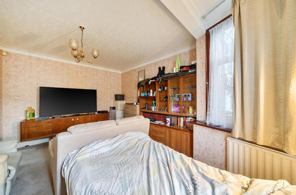 Davidson Frost-Wellings, DFW, Kenton Lane, Bed.jpg