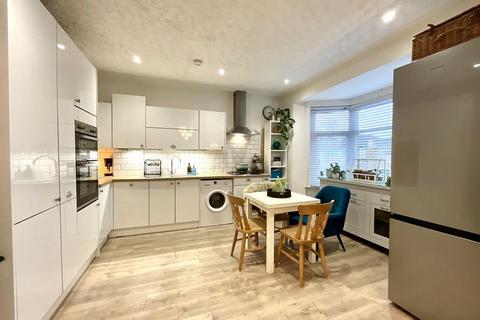 2 bedroom property for sale, Herberton Road, Southbourne