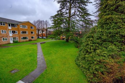 2 bedroom flat for sale, Carlisle Avenue, St. Albans