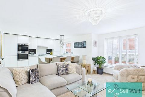 2 bedroom apartment for sale, The Coppice, Manchester M28